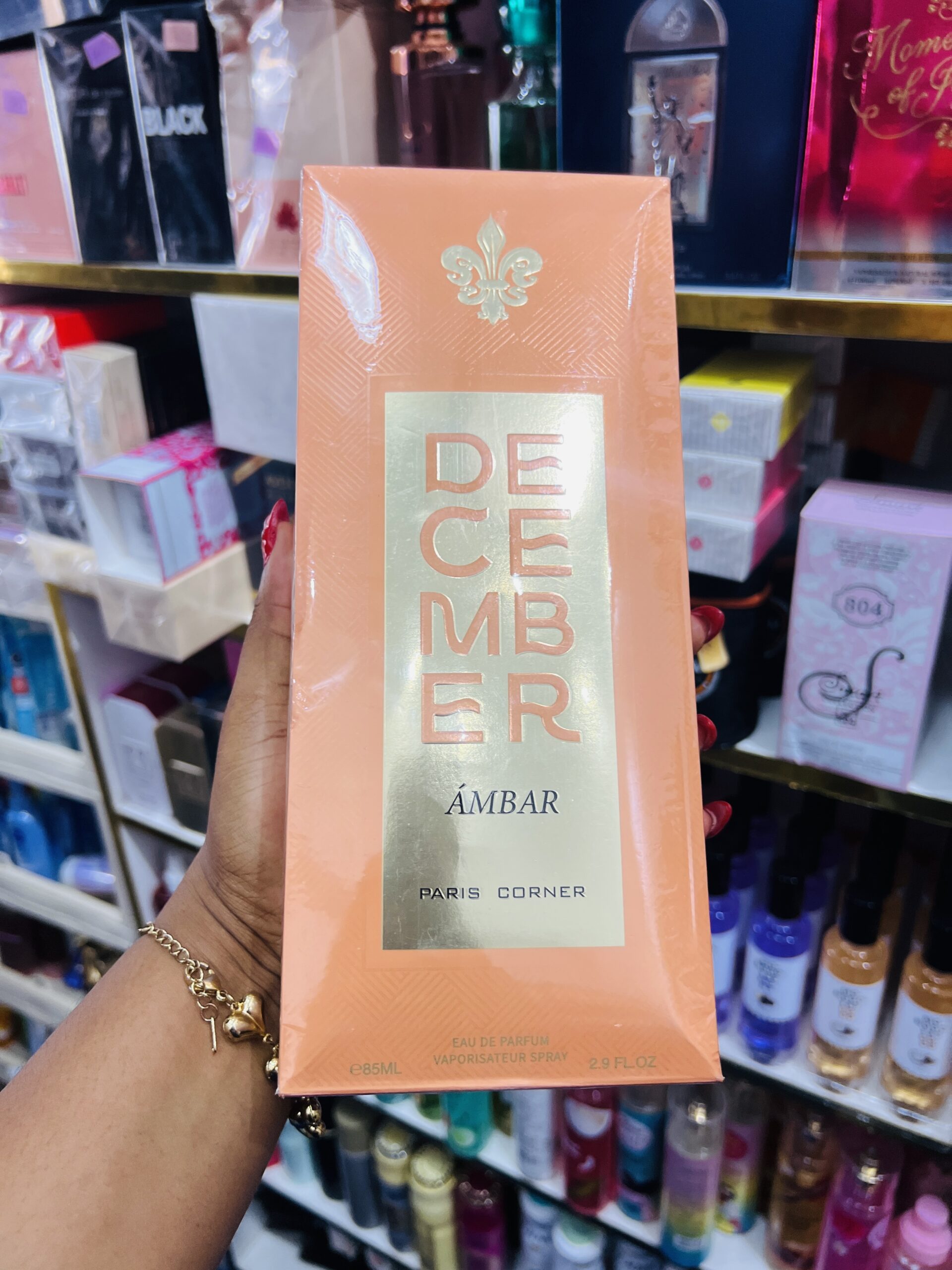 Paris coner December perfume
